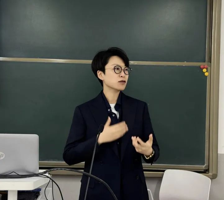 85后教授定義新導師：花式“卷”自己，把體面還給學生