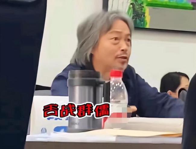 博士答辯上演催人老現場，導師舌戰群儒，答辯后學生比老師還滄桑